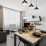 Essence Parcheggio Gratuito E Self Check-in A Appartement