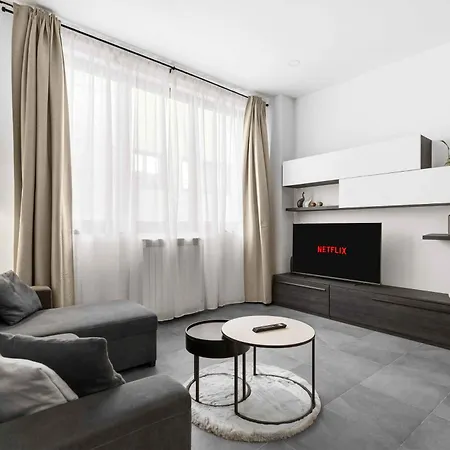 Essence Parcheggio Gratuito E Self Check-in A Appartement