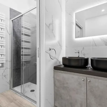Appartement Essence Parcheggio Gratuito E Self Check-in A Milaan